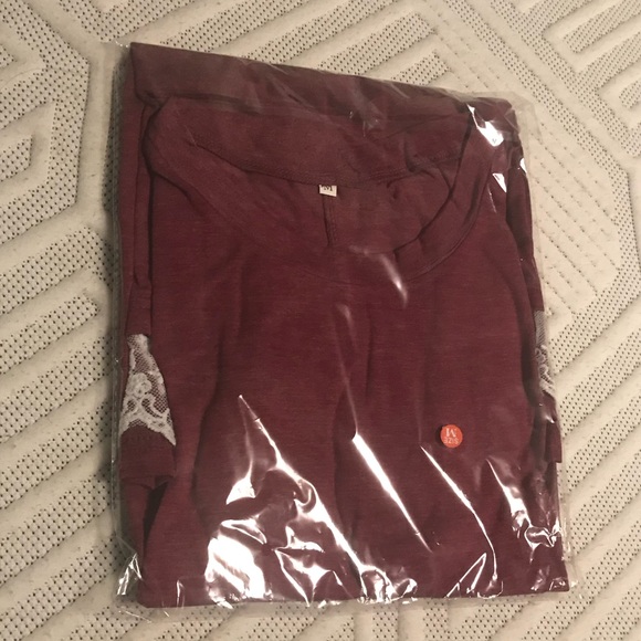 🌼LAST 1🌼Boho Lace Tee - Picture 3 of 3